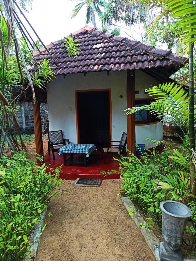 Ravana - Beach Cabanas Хиккадува Экстерьер фото