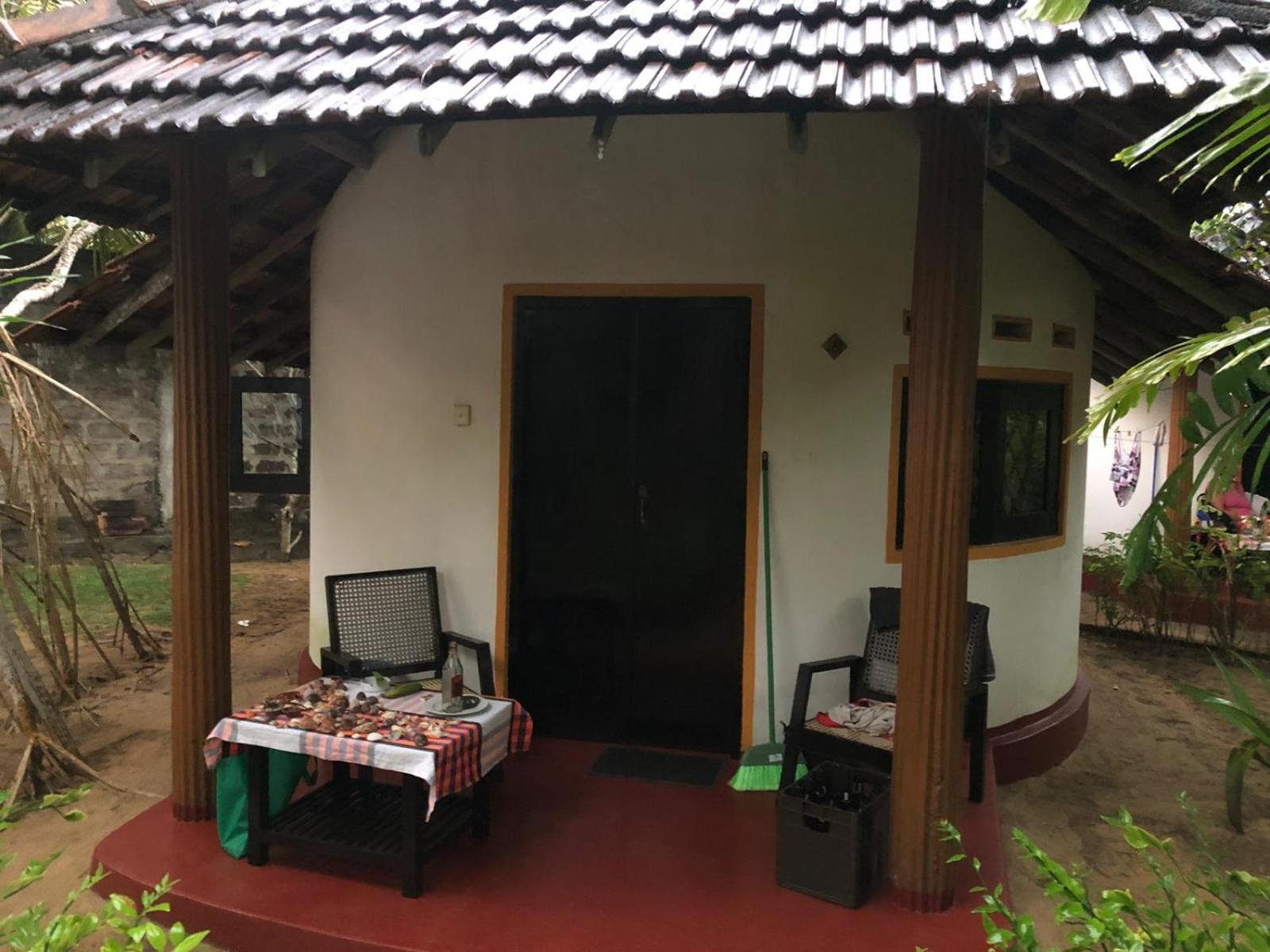 Ravana - Beach Cabanas Хиккадува Экстерьер фото